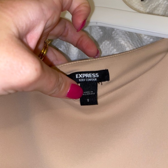 Express Body Contour Top - Picture 3 of 3